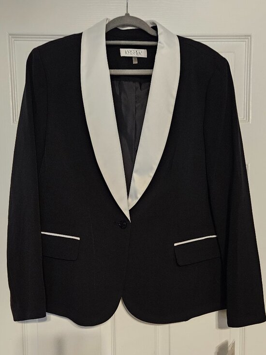 Kasper Jackets & Blazers - Kasper Black Blazer with White Color Size 18